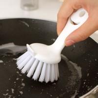 清洁厨房用具，最好用较少或没有化学洗涤剂